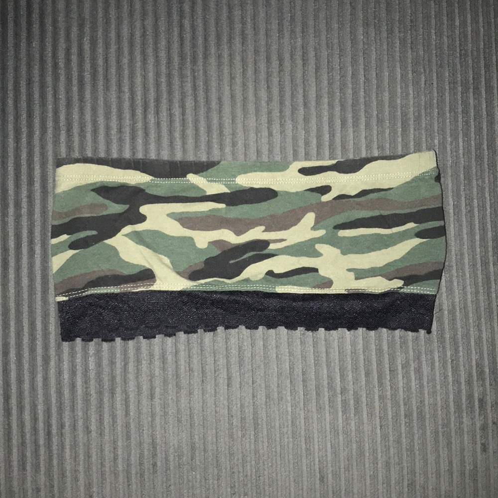 ❤️ 3/$20 Camo and Lace Bandeau